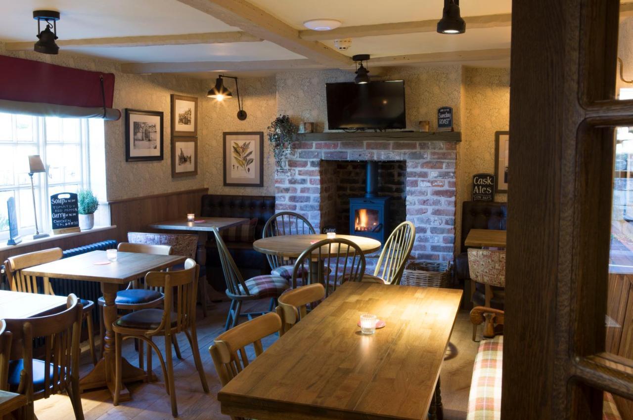 Red Lion Inn Little Budworth Екстер'єр фото
