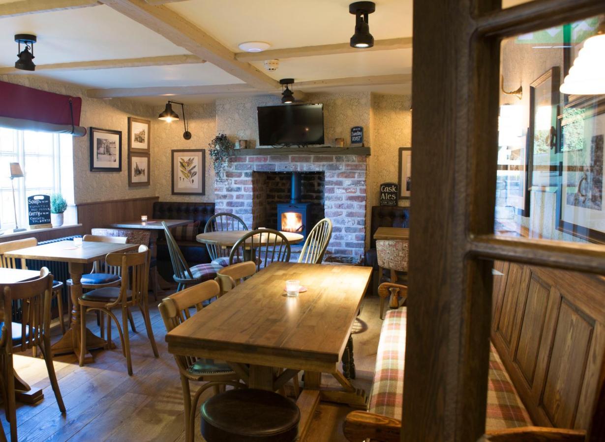 Red Lion Inn Little Budworth Екстер'єр фото